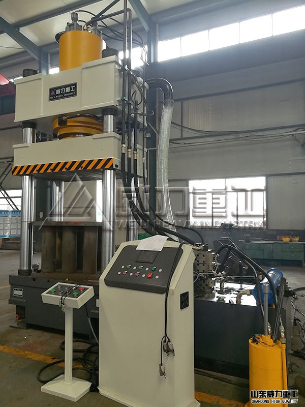 630噸四柱油壓機(jī)